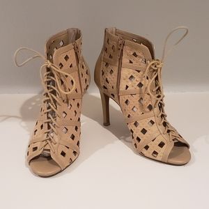 NWOT Gianni Bini Laser-cut Peep Toe Booties